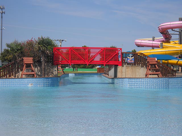 Wave Pool | Castaway Cove Water Park - Wichita Falls, TX